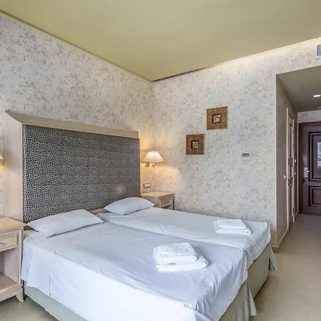 Отель Utopia Resort & Spa