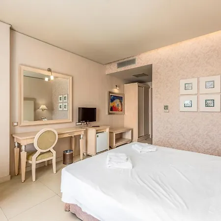 Utopia Resort & Spa Отель